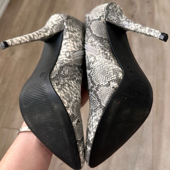 Snake skin bootie - Picture 5 of 6